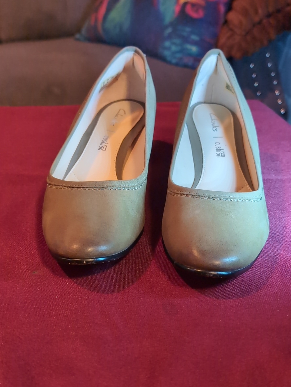 Clarks Women’s Leather Olive Rounded Ballet Flats